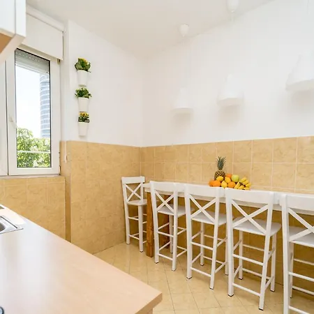 Kneza Milosa * ベオグラード